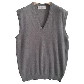 Pringle Of Scotland 100% cashmere. Made in Scotland. Grey Dark grey