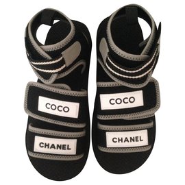 Chanel-Sandalen-Schwarz,Weiß