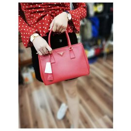 Prada-BN1801-Rosso