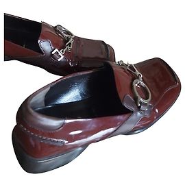 Sapatilhas Prada em couro vermelho escuro Bordeaux