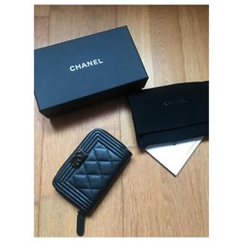 Chanel-Mini carteira Boy Chanel Preto-Preto