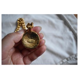 Chanel-Cinturón medallón dorado Chanel vintage-Dorado