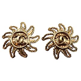 Brincos Chanel Vintage com Tom de Ouro e Tom de Sol CC Clip-On Dourado