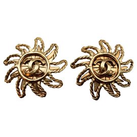 Chanel-Vintage Chanel Gold Tone Sun Motif CC Clip-On Earrings-Golden