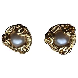 Boucles d'oreilles clips Chanel CC en fausses perles dorées Vintage Doré