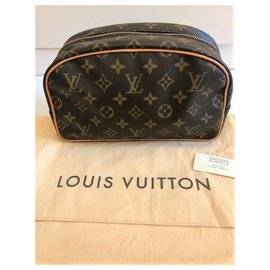 Louis Vuitton-Louis Vuitton unisex monogram canvas toiletry bag-Brown