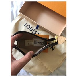 Louis Vuitton-articles de toilette nouveau lv-Marron