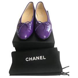 Chanel-Ballerine Chanel in pelle di vitello verniciata viola 38,5 , nuovo e mai indossato-Porpora