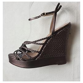 Valentino Garavani-Wedge sandals-Bronze