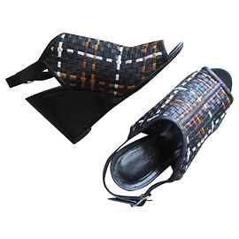Hermès Sandales compensées cuir tressé, 38,5IT. Multicolore