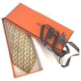 Hermès Corbatas Amarillo Azul claro