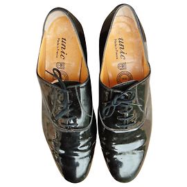 derby verniciati Unic Joseph Fenestrier p 46 Nero