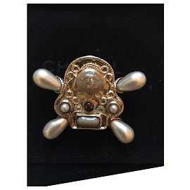 Broche Chanel Dourado de Metal e Pérola Dourado
