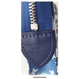 Louis Vuitton-Bolsos de embrague-Azul oscuro