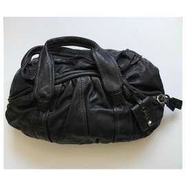 D&G-D&G Dolce & Gabbana Diana Leather Bag-Black