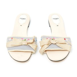 Fendi-SKY BLUE RIBBON EU38-Cream,Light blue
