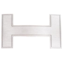 Hermès-Hebilla de cinturón Hermès modelo "Quizz" en metal plateado cepillado-Plata