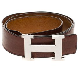Hermès-Cinturón reverso Hermès en caja marrón y courchevel dorado, hebilla de metal cepillado plateado-Castaño,Dorado