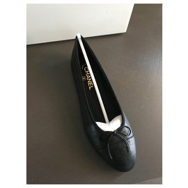 Chanel-Chanel neue schwarze Kaviar Ballerinas-Schwarz