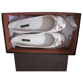 Louis Vuitton-Zapatillas de ballet-Crema