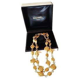 Chanel longo colar e cinto. Dourado