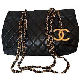 Chanel Totes Nero D'oro