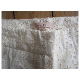 Sandro-Vanilla-colored lace shorts, 38.-Other