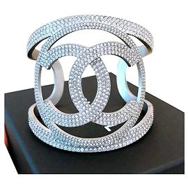 Large Chanel CC crystal cuff Silvery