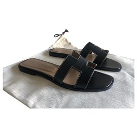 Hermès-Oran sandals-Nero