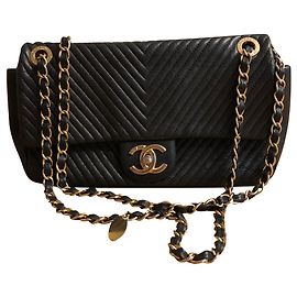 Chanel Sac à chevrons intemporel Noir