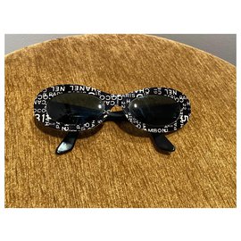 Chanel-Sonnenbrille-Schwarz,Weiß