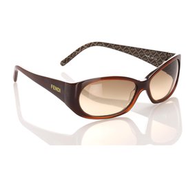 Fendi-Fendi Black Square Tinted Sunglasses-Black