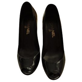 Chanel Navy Blue Lackleder Heels 39.5 Blau