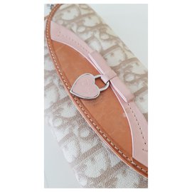 Dior-WOC DiOr-Eggshell