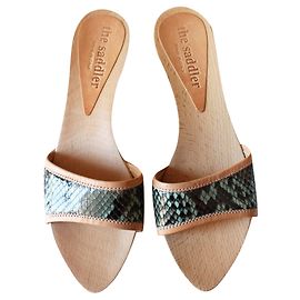 Python und Wood Clogs von Sebastian Mehrfarben