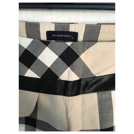 Burberry-Girl Shorts-Beige