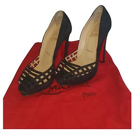 Sandálias Christian Louboutin Chamallow Pretas de Pele de Cervo 35 Preto