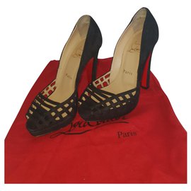 Christian Louboutin-Chamallow-Black