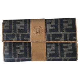 Fendi-Vintage companion-Caramel