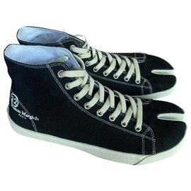 Maison Martin Margiela-High top Tabi sneakers-Black