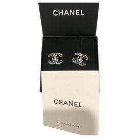 Chanel-Chanel boucles d’oreilles CC neuves , en métal doré avec strass bleus et noires-Doré