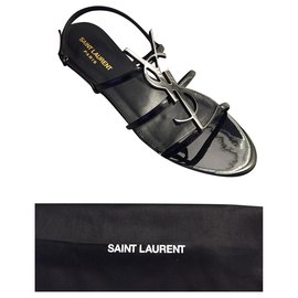 Yves Saint Laurent-Pintura Cassandra-Negro