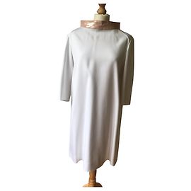 Robe Courreges Blanche en Viscose avec Col en Cuir Verni Rose Blanc