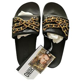 MOSCHINO per H&M Nero