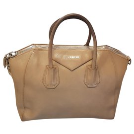 givenchy antigona preloved