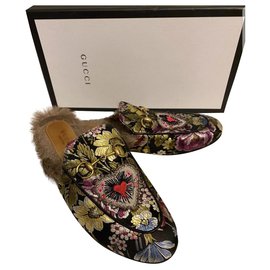 Gucci-Gucci - Pantofole cuore in jacquard floreale foderato in pelliccia Princetown Zoccoli Sz.37-Multicolore