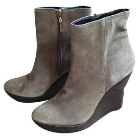 Diane Von Furstenberg DVF grey suede wedge boots Grey Taupe