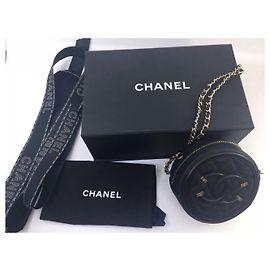 Clutch mit Chanel-Kette Schwarz