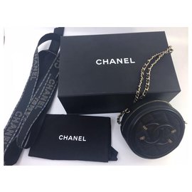 Chanel-Clutch mit Chanel-Kette-Schwarz