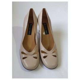 Etienne Aigner-Tacones-Beige